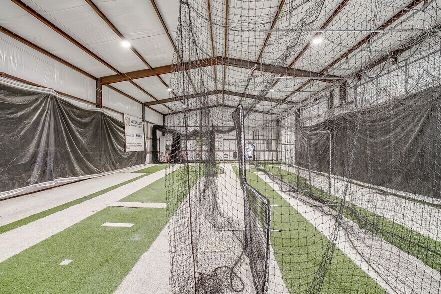 More Photos Of 14151 FM 730 N, Azle Warehouse For Sale