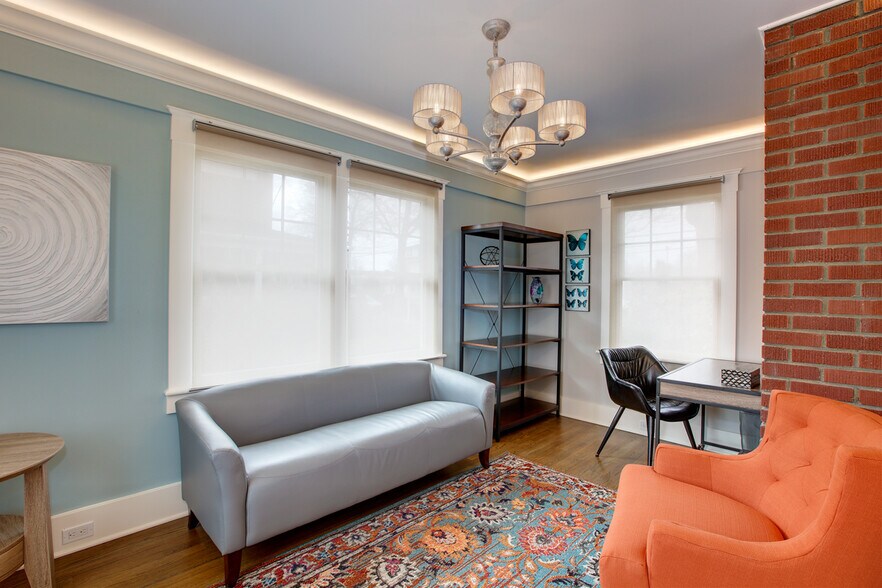 More Photos Of 21 E 2nd St, Riverhead Medical For Sale