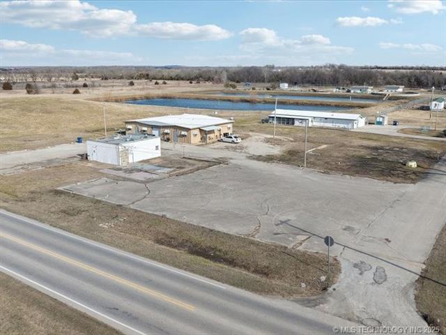 More Photos Of 536 N Ash St, Nowata Storefront For Sale
