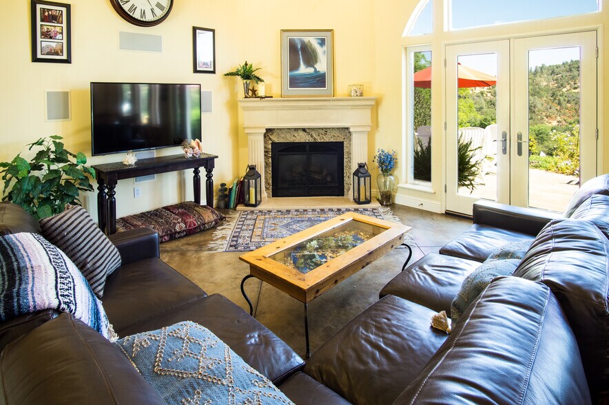 More Photos Of 7071 Ridge Road, Newcastle Winery Vineyard For Sale