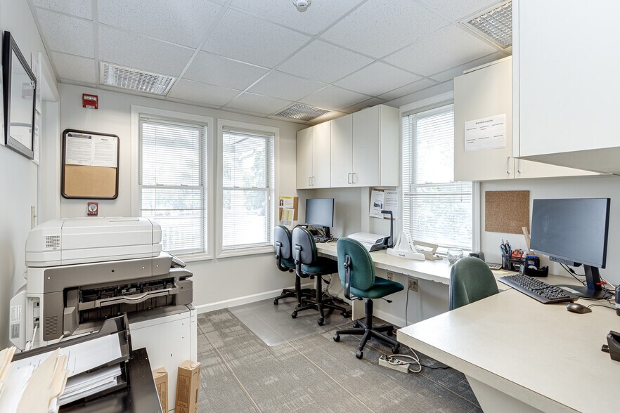 More Photos Of 221 S Main St, Flemington Office For Sale