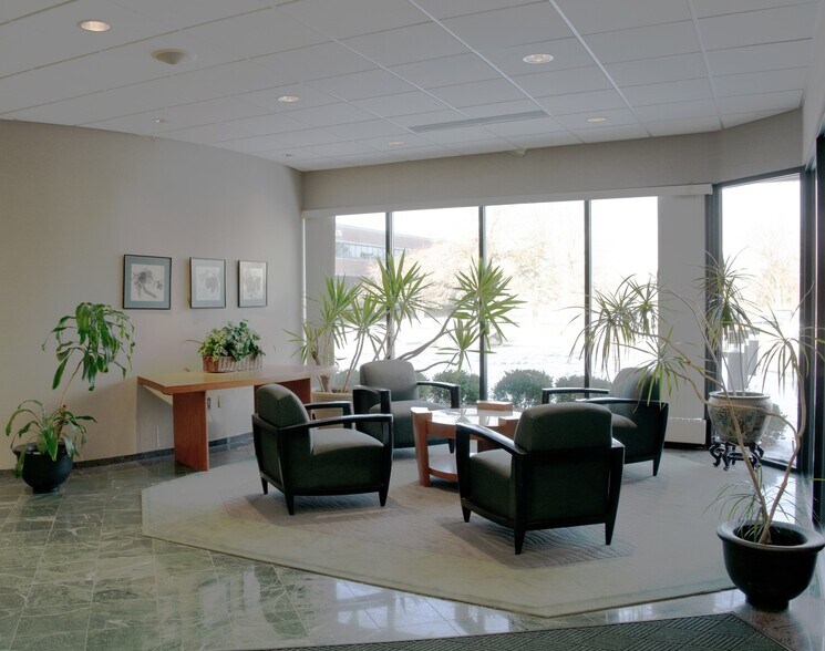 More Photos Of 11780 Borman Dr, Maryland Heights Office For Lease