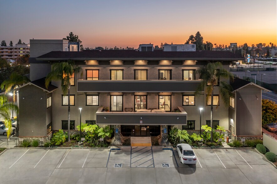 More Photos Of 50 N Hill Ave, Pasadena Office For Lease