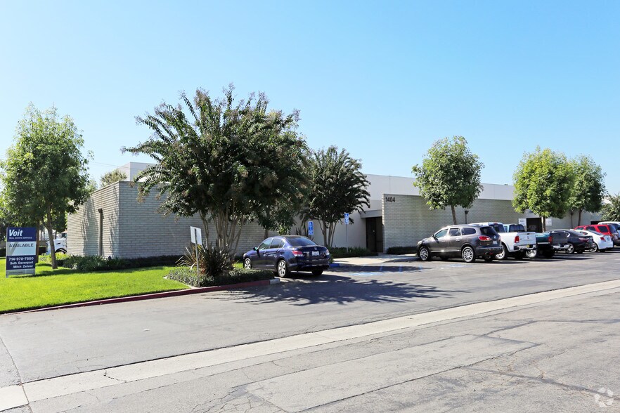 More Photos Of 1402-1408 N Batavia St, Orange Flex For Lease
