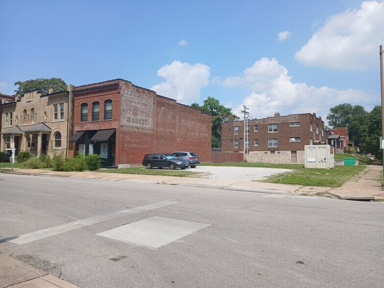 More Photos Of 2757 Shenandoah Ave, Saint Louis General Retail For Sale
