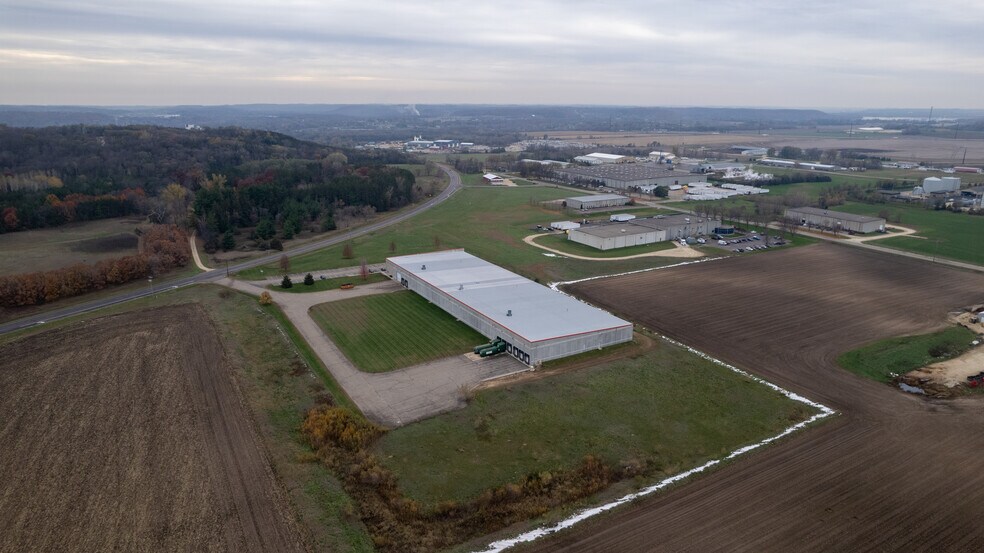 More Photos Of 3310 MN-20, Cannon Falls Distribution For Sale