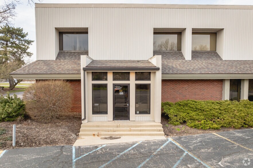 More Photos Of 1575-1579 Henthorne Dr, Maumee Office For Sale