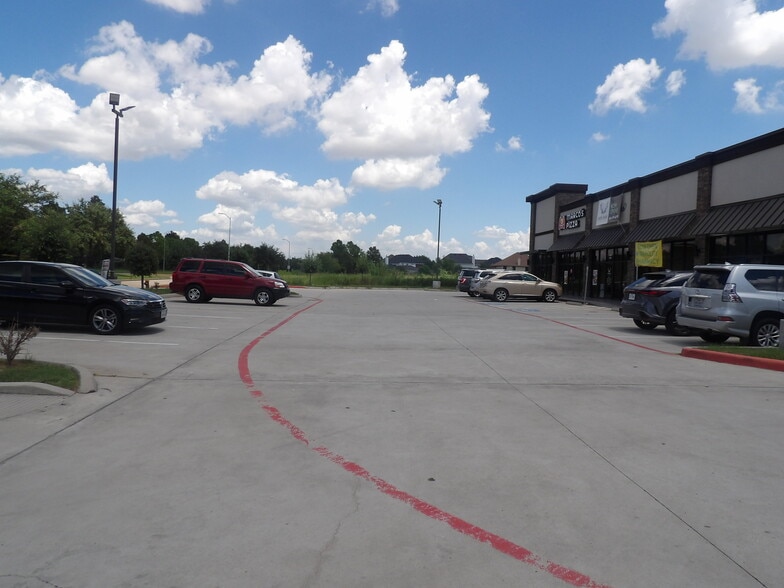 More Photos Of 3401 East Blvd, Deer Park Storefront For Lease