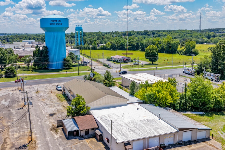 More Photos Of 1358 W Main St, Forest City Warehouse For Sale