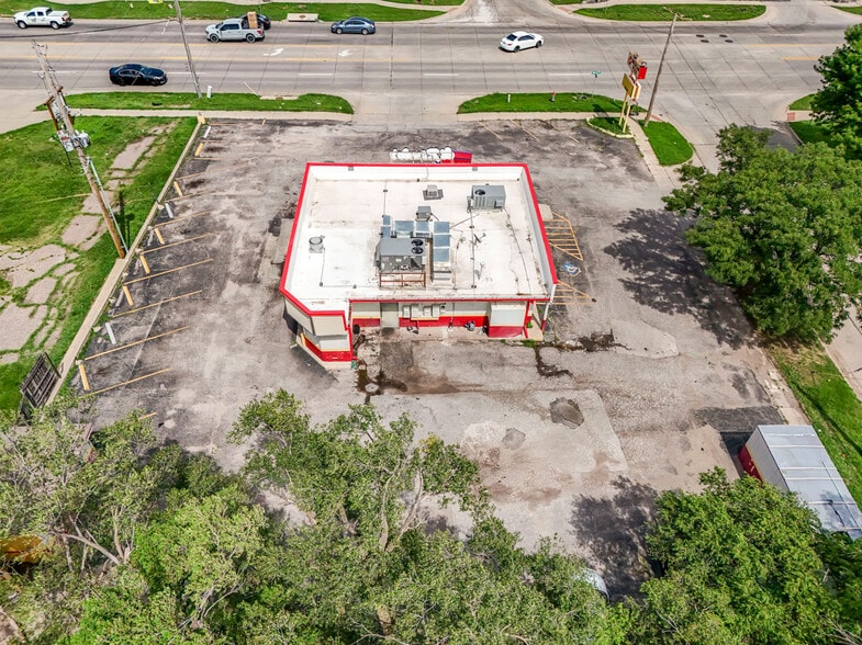 More Photos Of 503 N West St, Wichita Fast Food For Sale