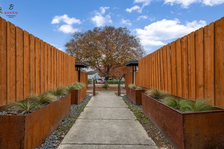 More Photos Of 600 Gentleman Rd, Balcones Heights Apartments For Sale