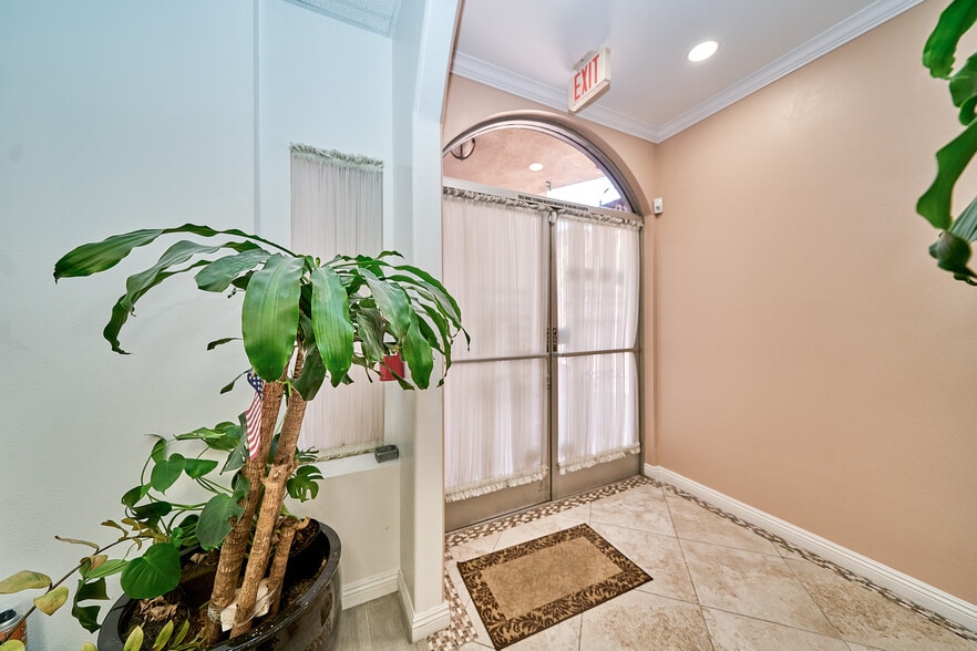 More Photos Of 308 S 1st Ave, Arcadia Apartments For Sale