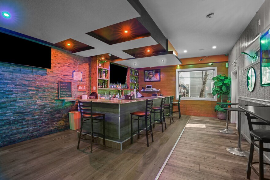 More Photos Of 110 School St, Pawtucket Bar For Sale