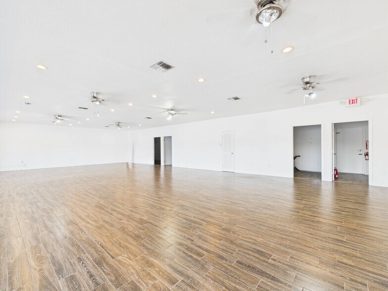 More Photos Of 1 Beverly Hills Blvd, Beverly Hills General Retail For Sale