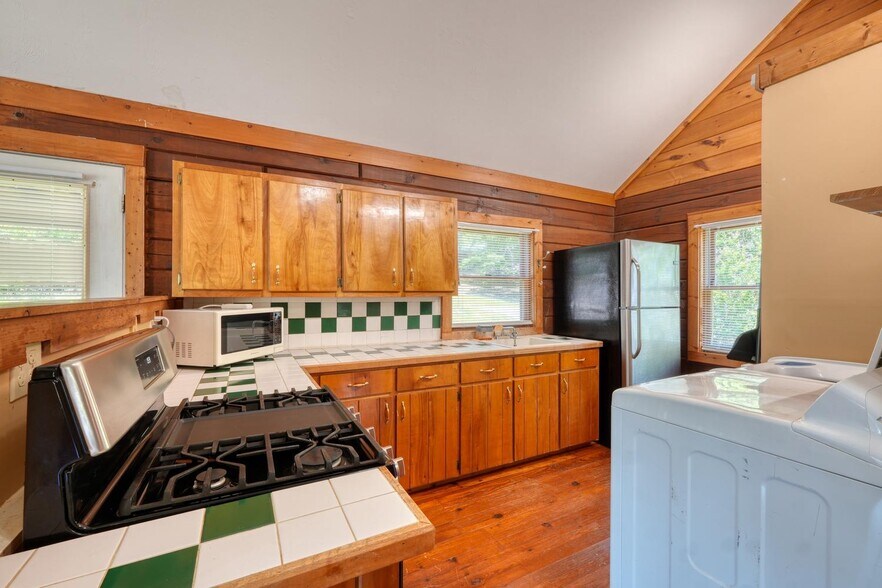 More Photos Of 23 & 60 Greenbriar Hwy, Blairsville Office For Sale