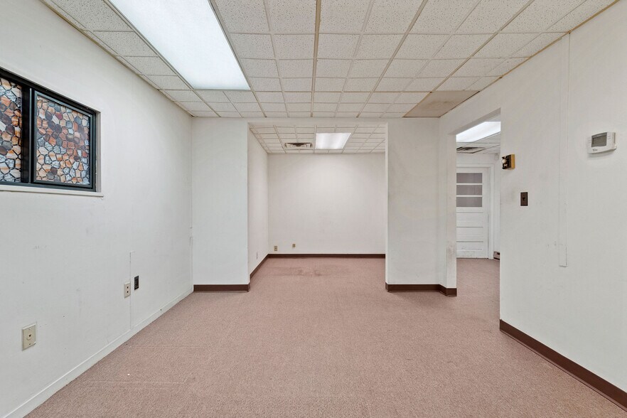 More Photos Of 104 N Duane Ave, Endicott Industrial For Lease