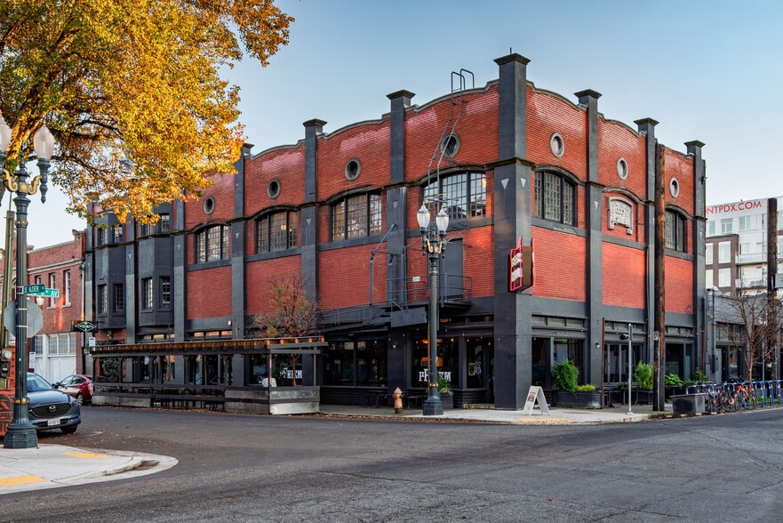 More Photos Of 706-710 SE 6th Ave, Portland Storefront Retail Office For Sale