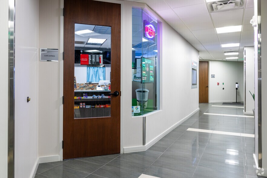 More Photos Of 20 N Orange Ave, Orlando Office For Lease