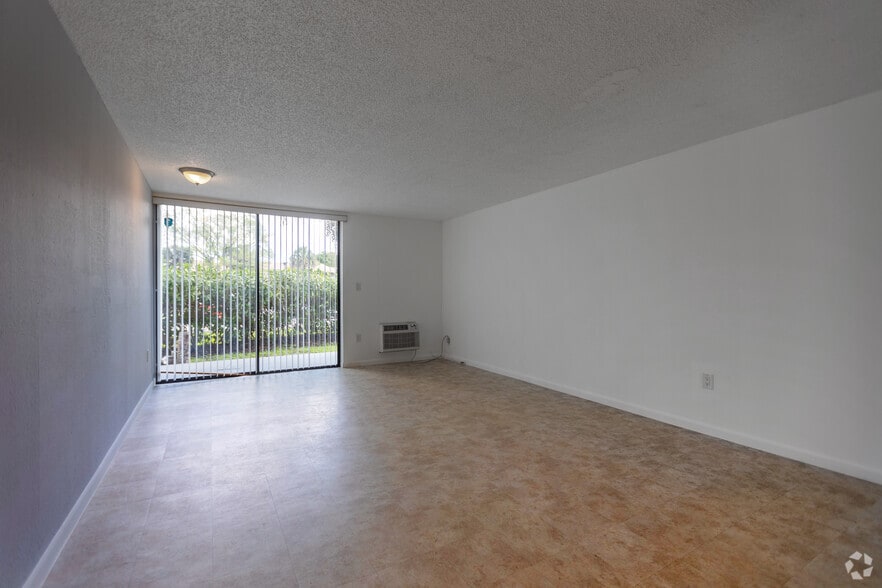 More Photos Of 750-770 NE 195th St, Miami Apartments For Sale