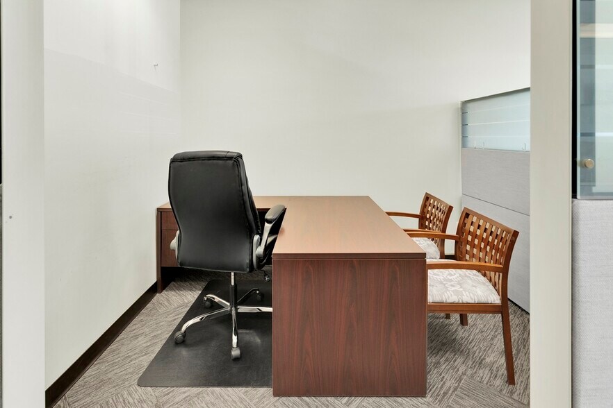 More Photos Of 12180 Ridgecrest Rd, Victorville Showroom For Lease