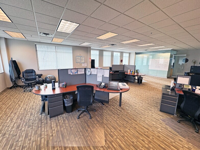 More Photos Of 1595 Thomas Center Dr, Eagan Bank For Lease