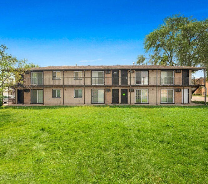 More Photos Of 12531 S Ashland Ave, Calumet Park Apartments For Sale