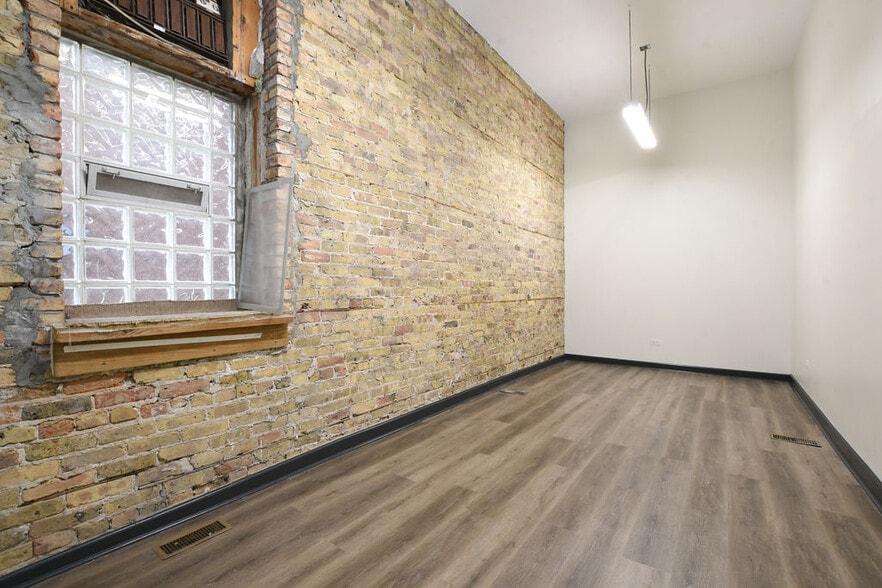 More Photos Of 3501 W Armitage Ave, Chicago Apartments For Lease
