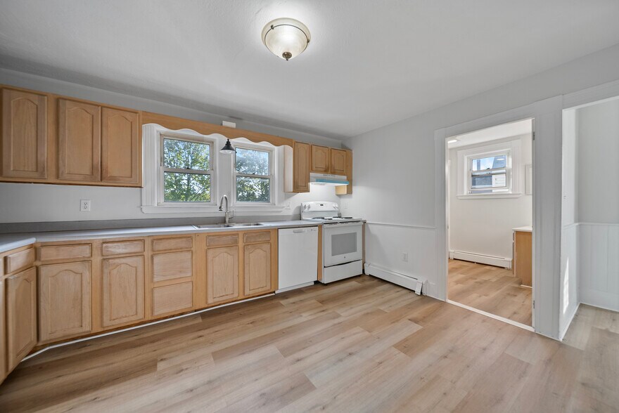 More Photos Of 210 Main St, Somersworth Apartments For Sale