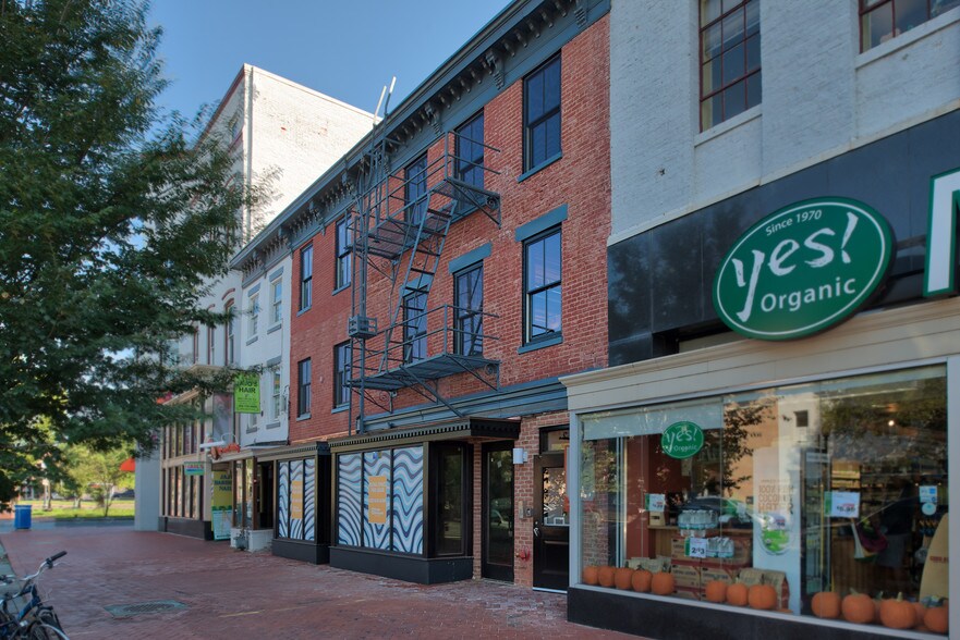 More Photos Of 406 8th St SE, Washington Storefront Retail Office For Lease