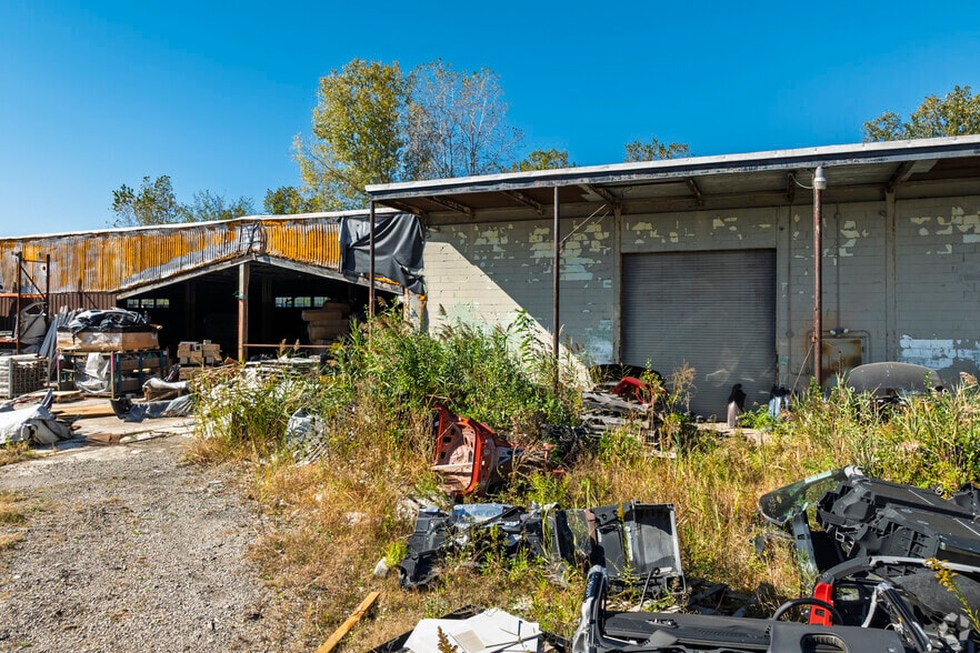 More Photos Of 44052 Yost Rd, Canton Township Manufacturing For Sale