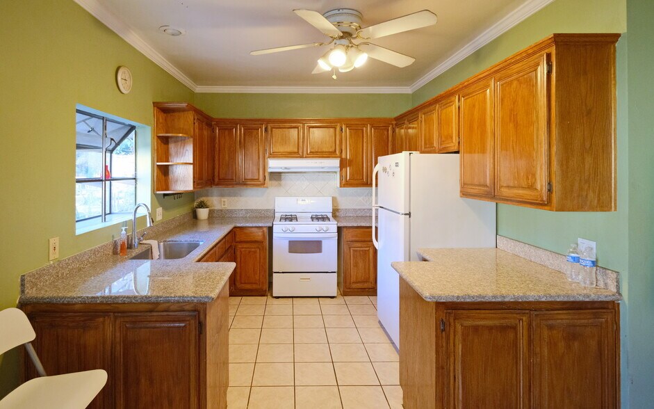 More Photos Of 1616 W 24th St, Los Angeles Apartments For Sale