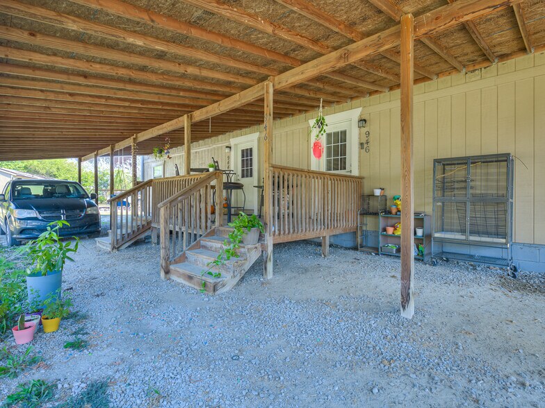 More Photos Of 940 N Ross Ave, Dewey Multifamily For Sale