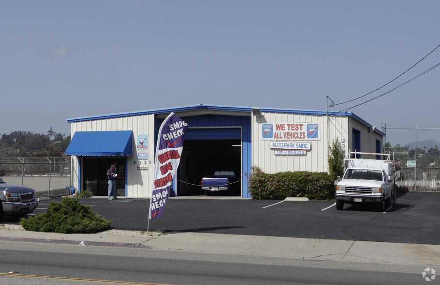 Primary Photo Of 2336-2338 Auto Park Way, Escondido Service For Lease