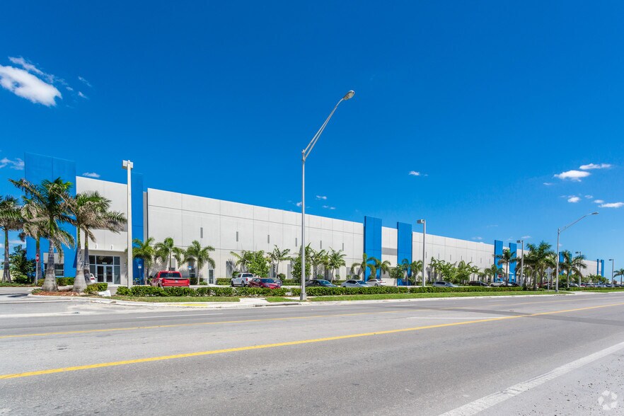 More Photos Of 9001-9101 NW 87th Ave, Medley Warehouse For Lease
