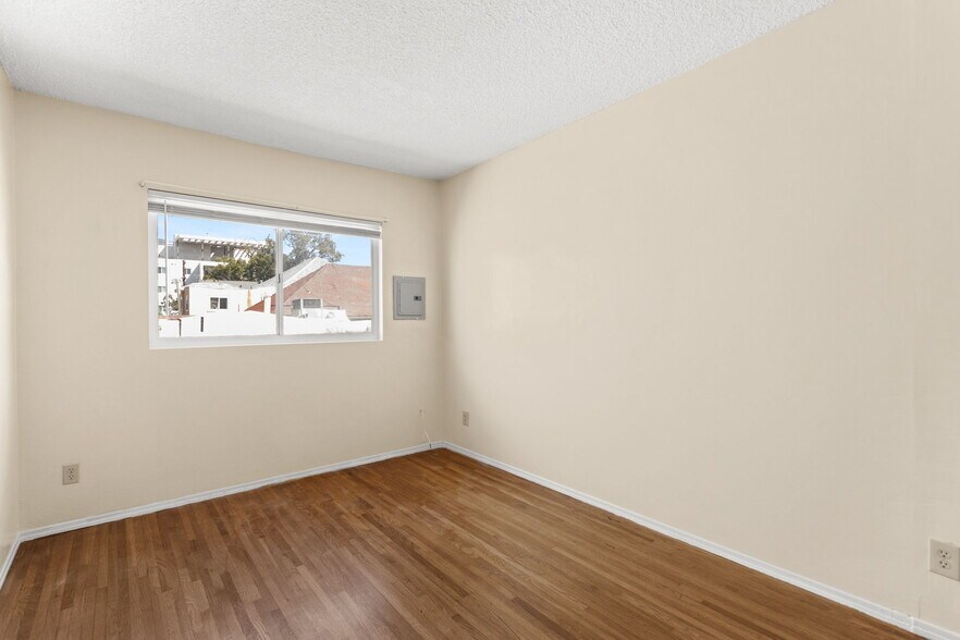 More Photos Of 3823 Wisconsin St, Los Angeles Apartments For Sale