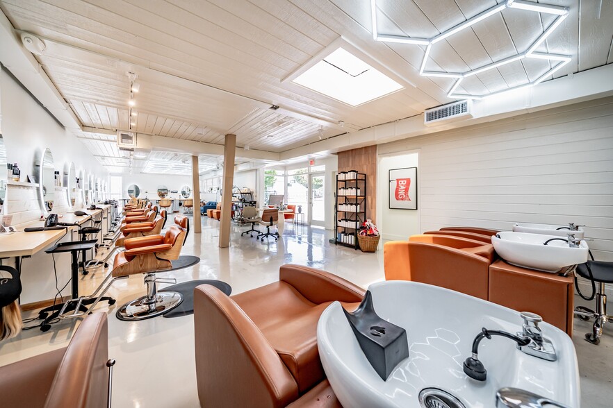 More Photos Of 204 Riverside Ave, Newport Beach Storefront Retail Office For Sale
