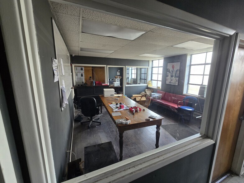 More Photos Of 122 E Liberty St, Cincinnati Manufacturing For Sale