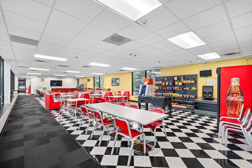 More Photos Of 6801 E Hillsborough Ave, Tampa Office Residential For Lease