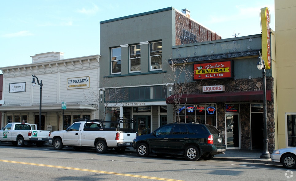 Primary Photo Of 108 Petaluma Blvd, Petaluma Storefront Retail Residential For Sale
