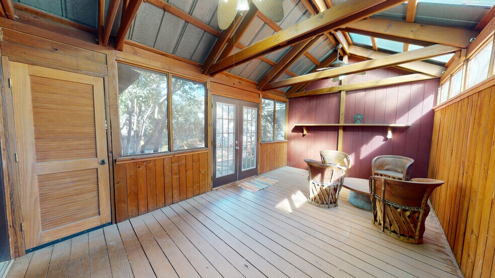 More Photos Of 1607 E 7th St, Austin Office For Sale