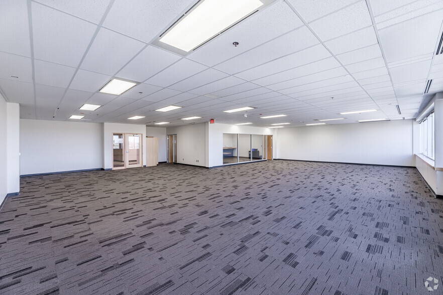 More Photos Of 750 Palladium Dr, Ottawa Office For Lease