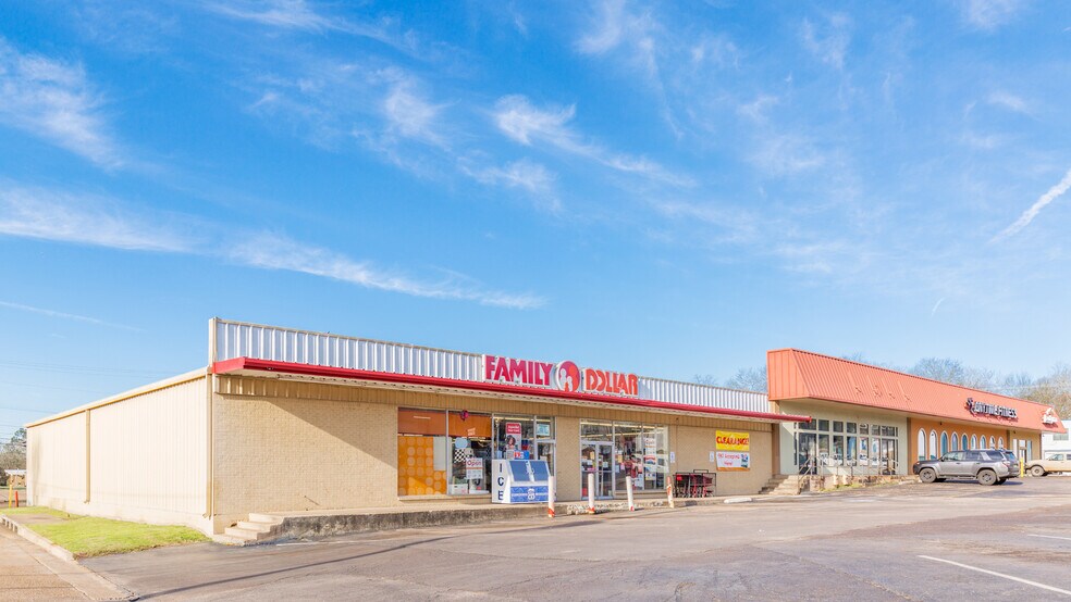 More Photos Of 601 W Upshur Ave, Gladewater Storefront For Sale