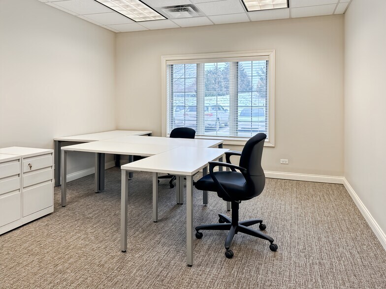 More Photos Of 1870 W Winchester Rd, Libertyville Coworking Space