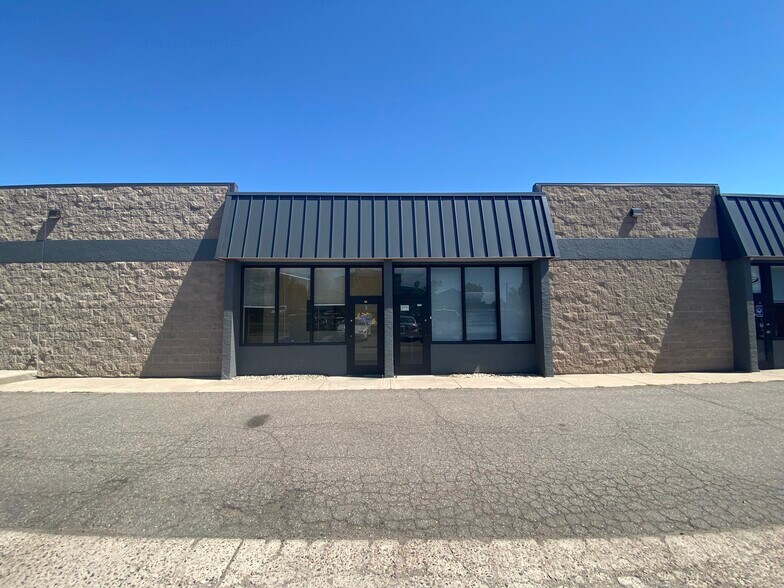More Photos Of 1315 Nelson St, Lakewood Warehouse For Lease