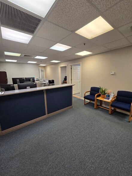More Photos Of 50 Nashua Rd, Londonderry Office For Sale