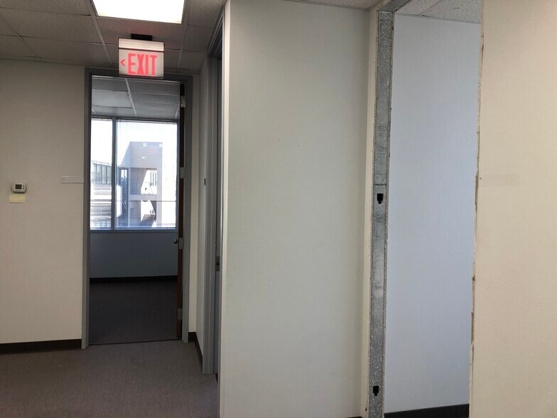 More Photos Of 3029 S Sherwood Forest Blvd, Baton Rouge Loft Creative Space For Lease