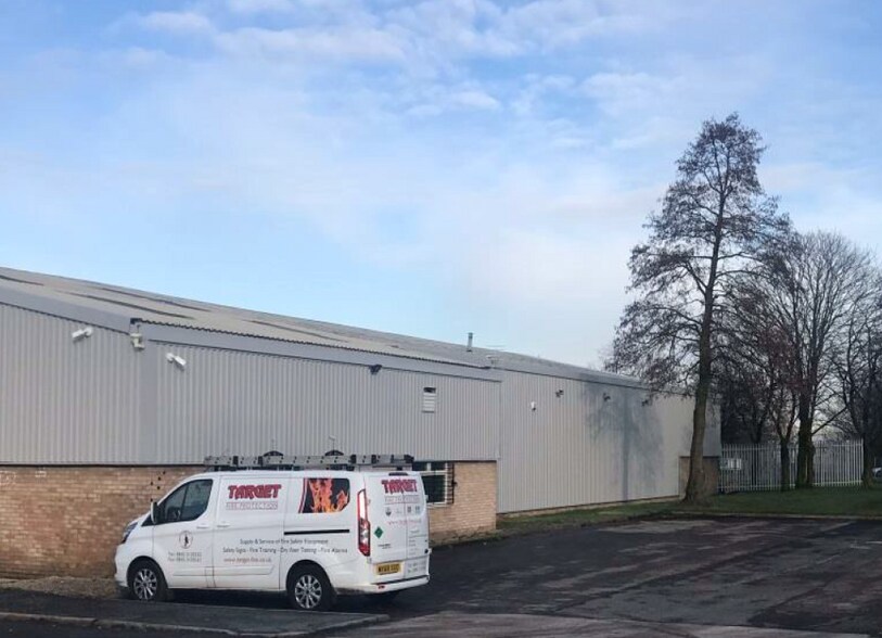 More Photos Of 220-221 Cocker Rd, Preston Warehouse For Lease