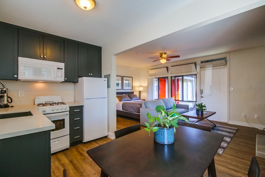 More Photos Of 4459 Fanuel St, San Diego Apartments For Sale