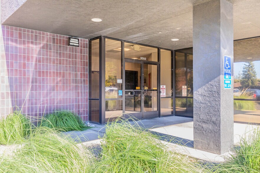 More Photos Of 3050 Beacon Blvd, West Sacramento Office For Sale
