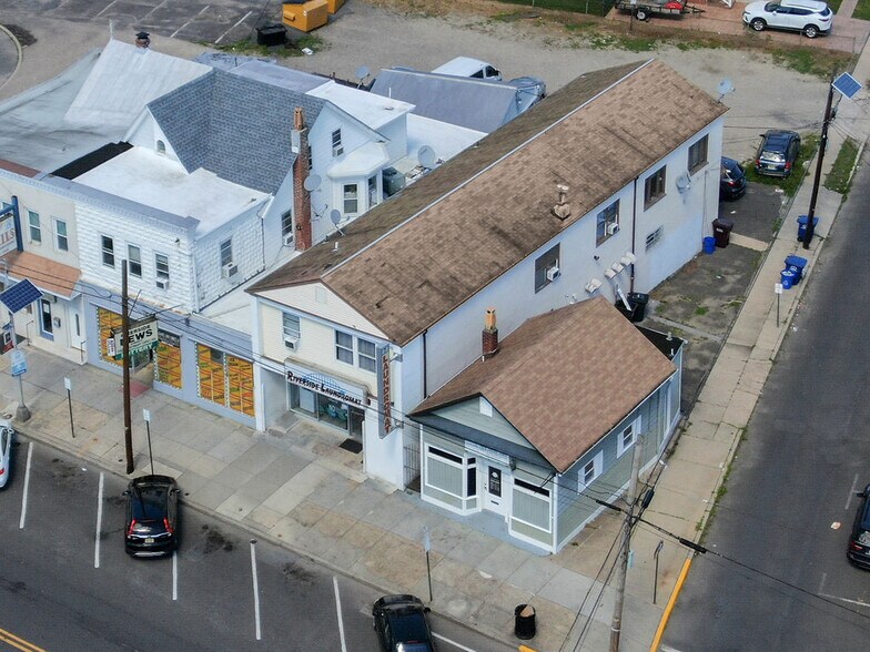 More Photos Of 121 S Pavilion Ave, Riverside Storefront Retail Residential For Sale